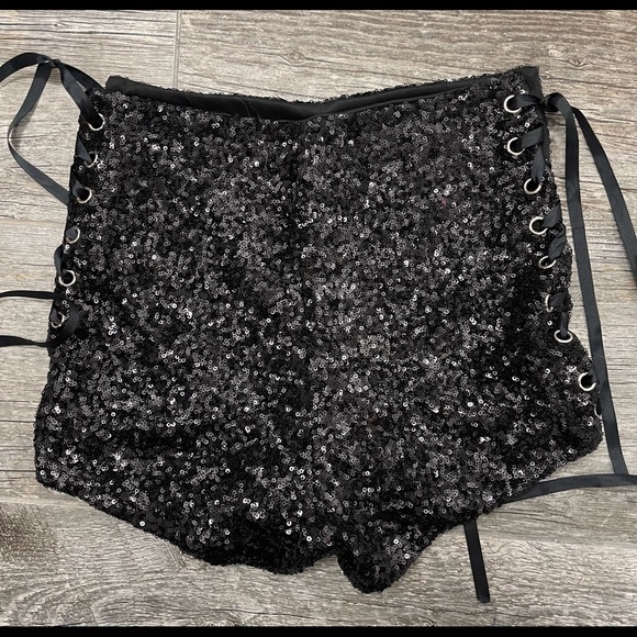 Short - Picture 2 of 3